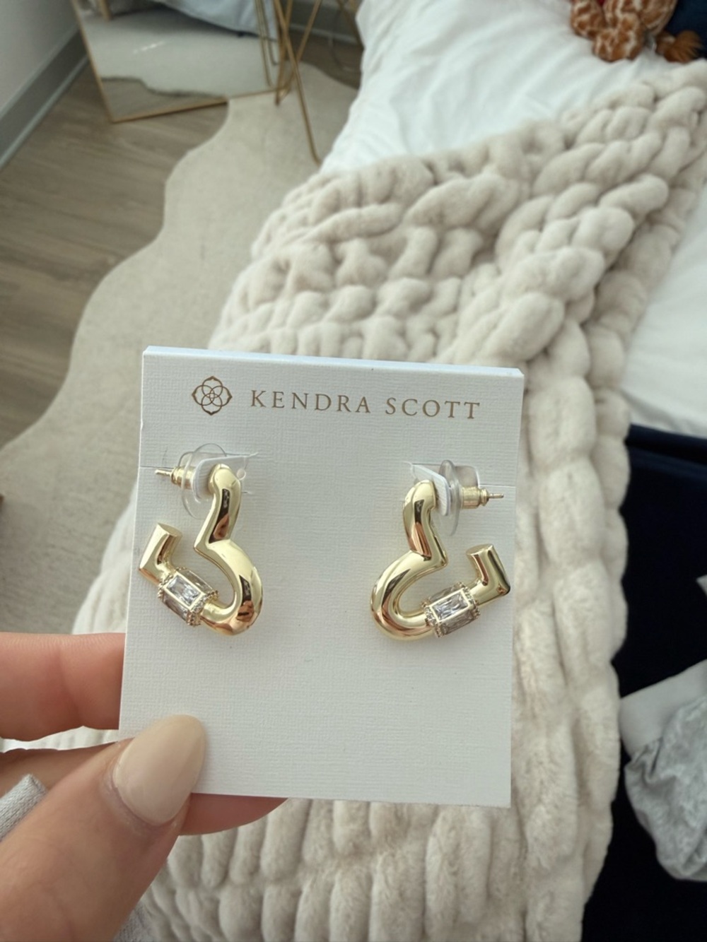 Kendra Scott Gold Heart Earrings